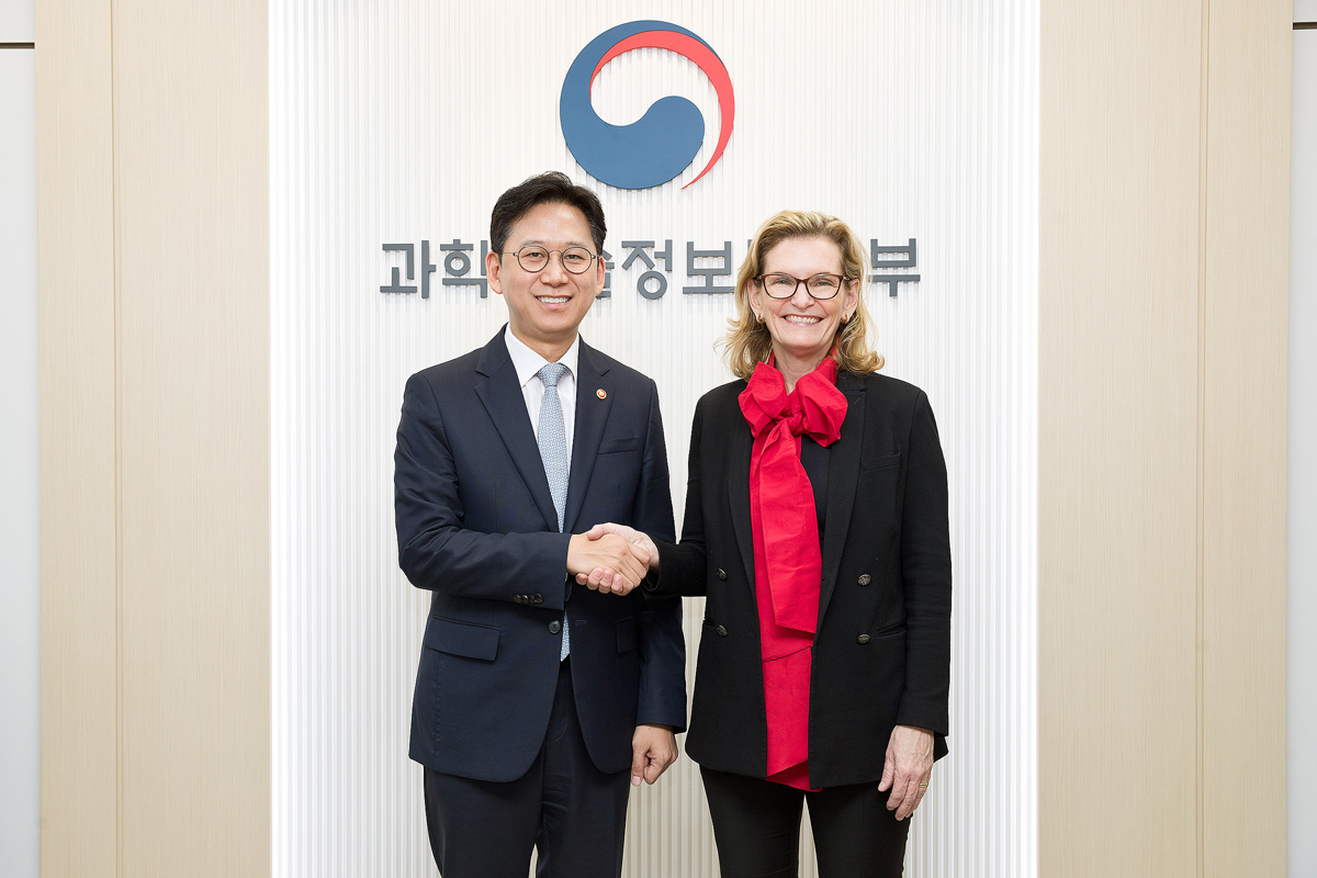 1.jpg Deputy Prime Minister Meets with the ITU Secretary-General
