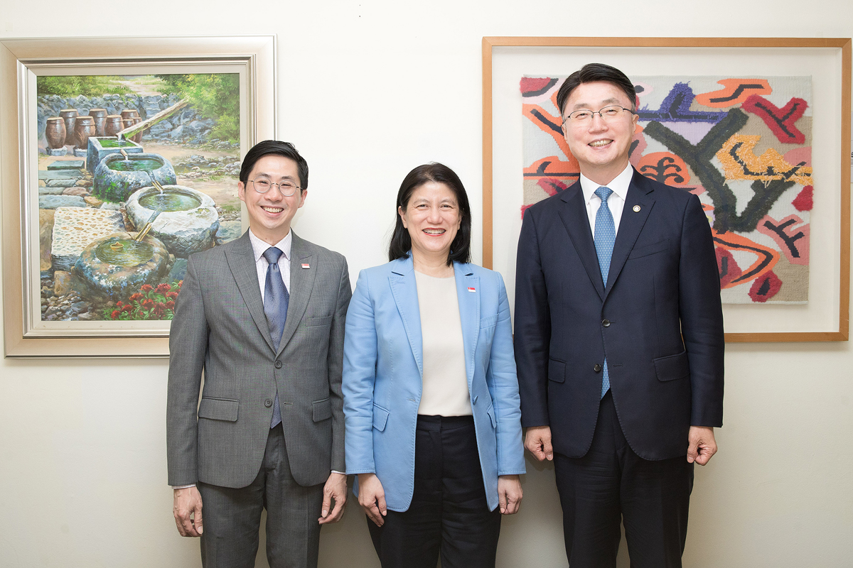 3.jpg Vice Minister Ryu Holds Meeting with Singapore’s Vice Minister of Digital Development and Information