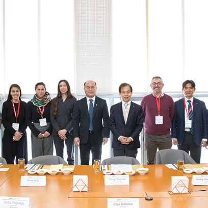 First Vice Minister Lee Chang Yune Hosts a Roundtable with Nature Journal Editors 이미지