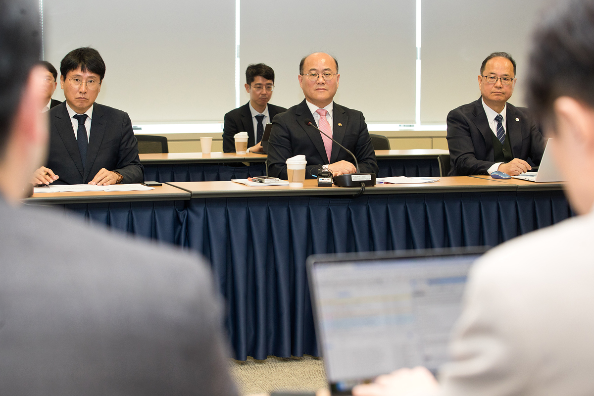 Vice Minister Lee Chang Yune at Press Conference on Korean-led Consortium Winning Contract for New Research Reactor of University of Missouri 이미지