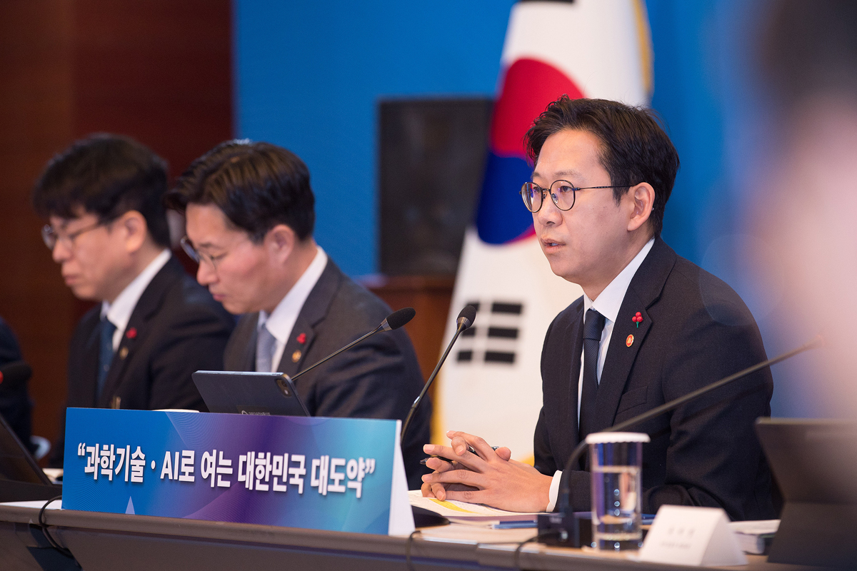 Minister Bae at the KASA-KAIST-ICT Sector Live Broadcast Briefing 이미지