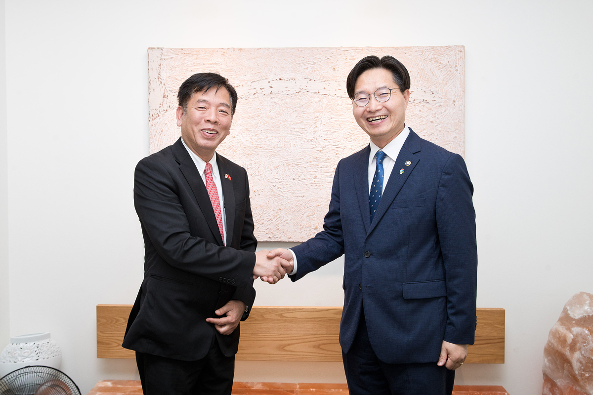 Vice Minister Koo meets Vietnamese Ambassador to Korea Vu Ho 이미지