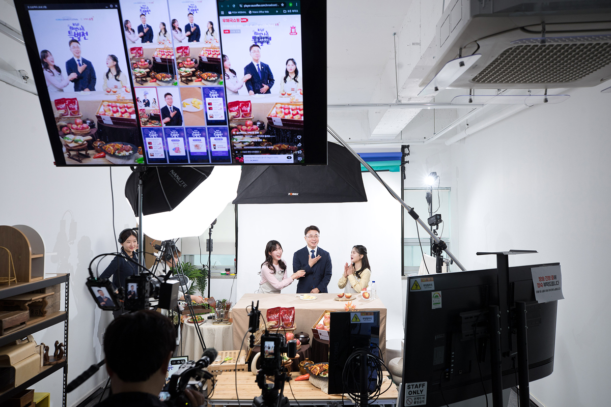 류제명 제2차관, 우체국쇼핑 라이브방송 출연